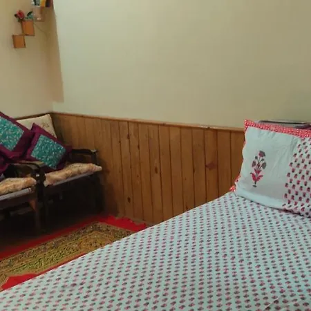 Ritu Raj Home Stay & Cafe Malther Exterior photo
