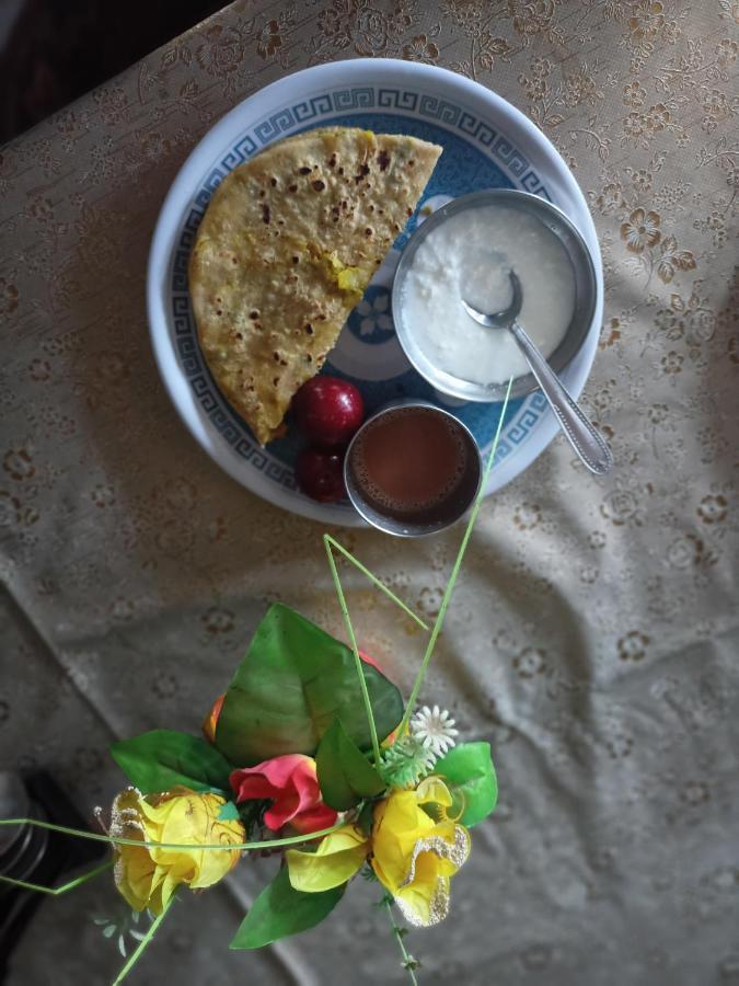 Homestay Ritu Raj & Cafe *