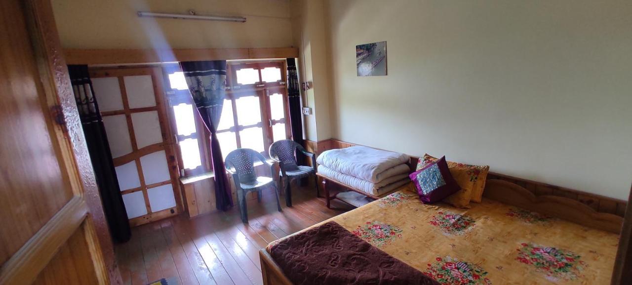 Ritu Raj & Cafe Homestay *