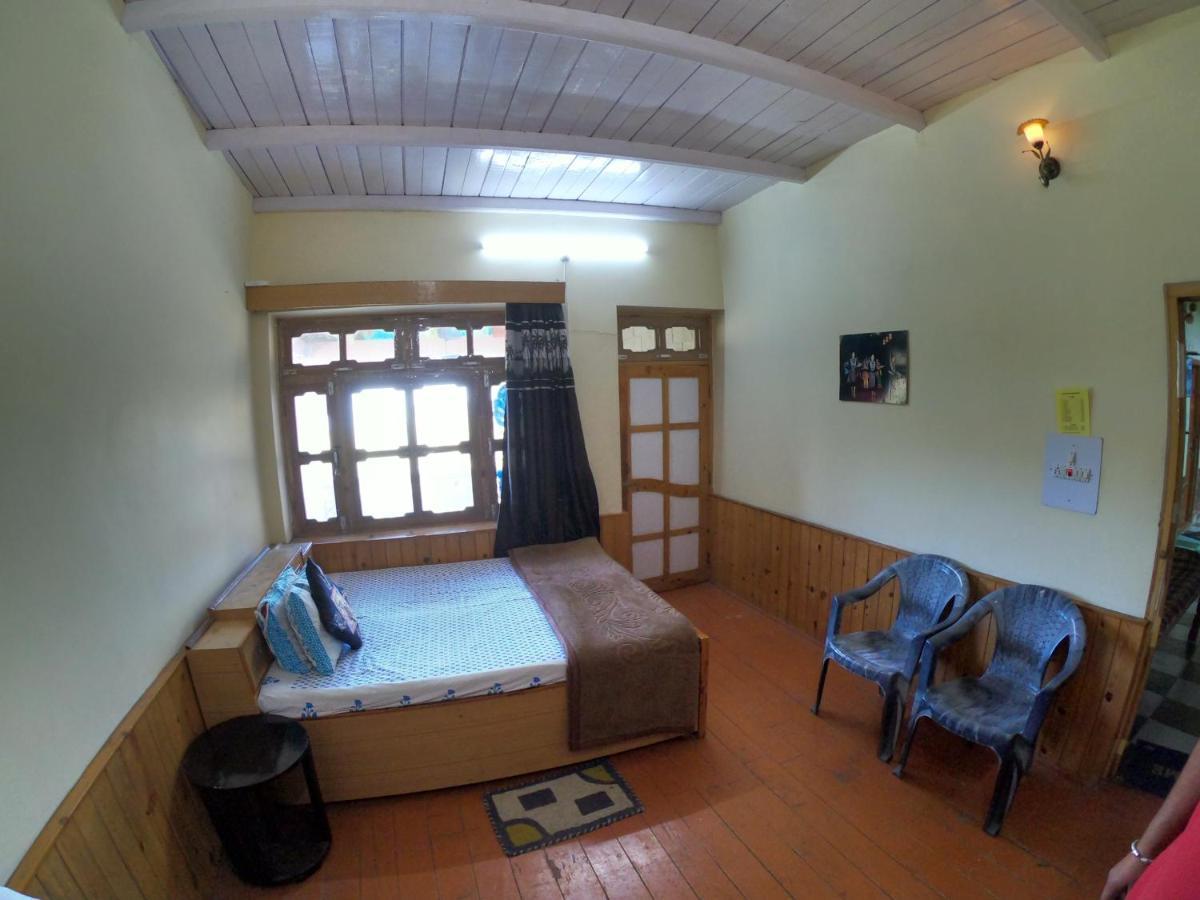 Ritu Raj & Cafe Homestay *