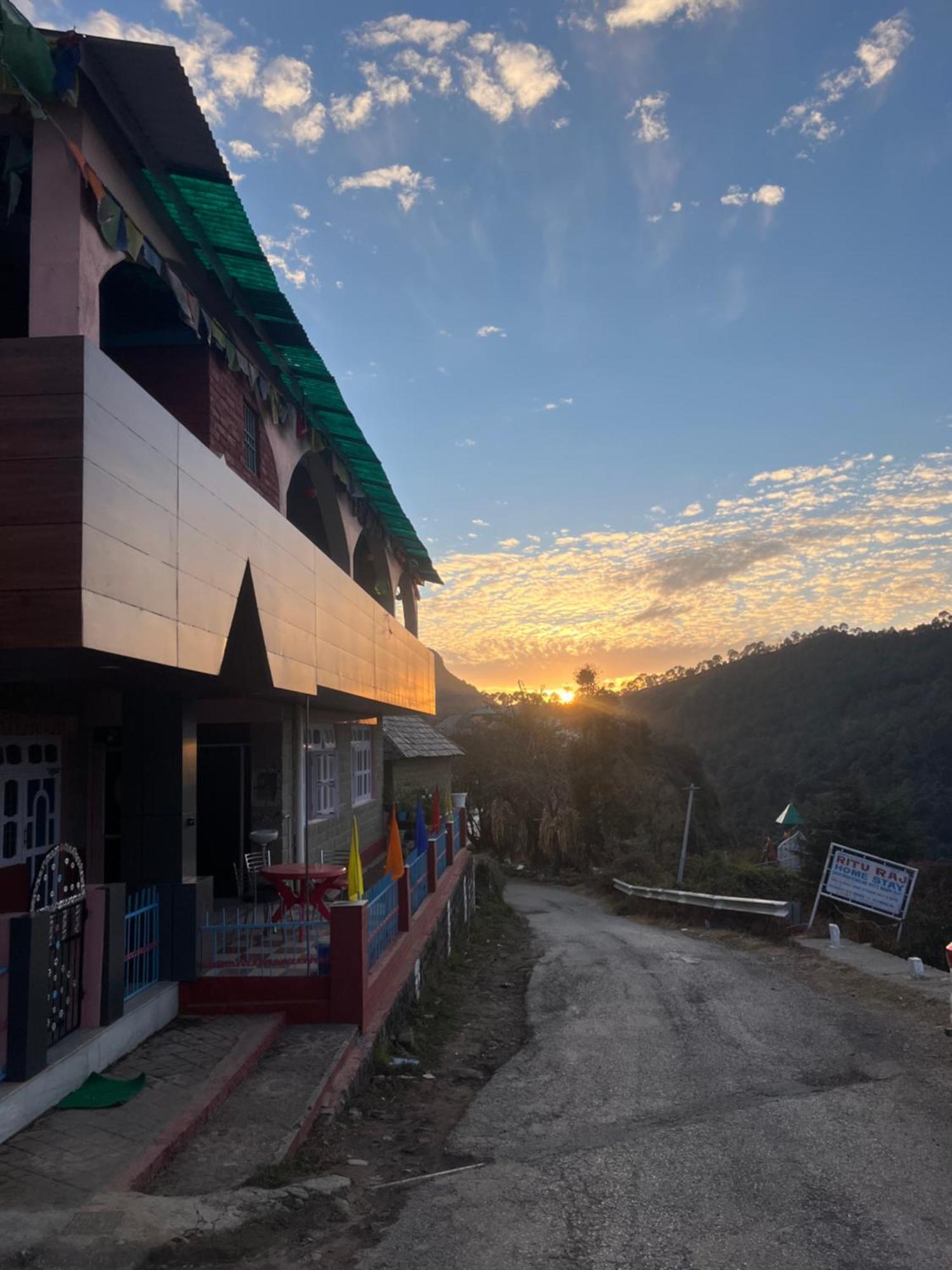 Homestay Ritu Raj & Cafe